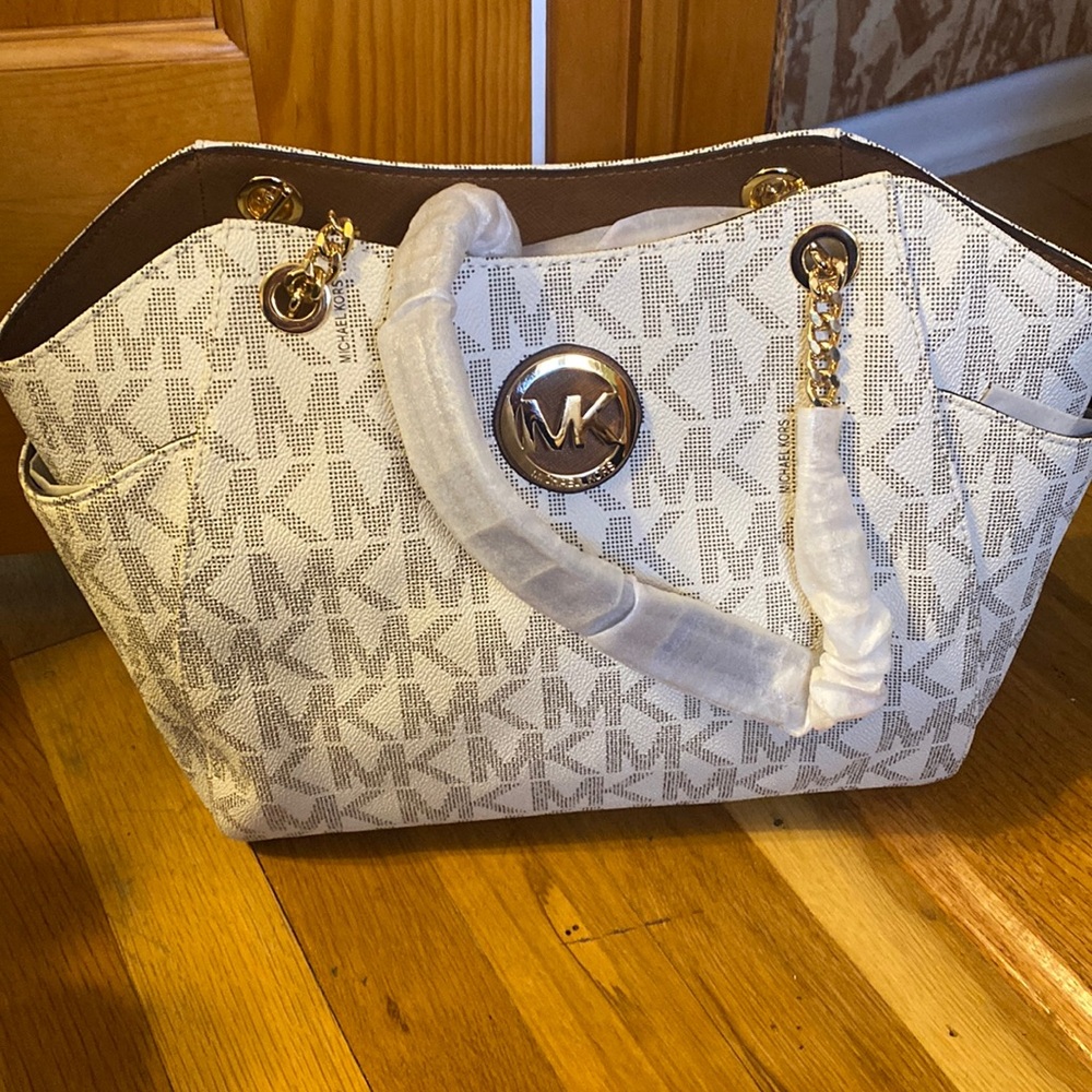 Michael Kors Jet Set Travel bag brand new